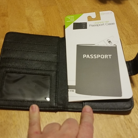 Passport cover "upgrade me" new on card - Picture 3 of 4